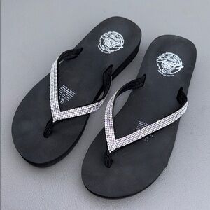 Caray Wear rhinestone-embellished flip-flops Black and Silver Women's size 8